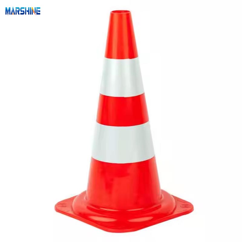 Cones de estrada de trânsito